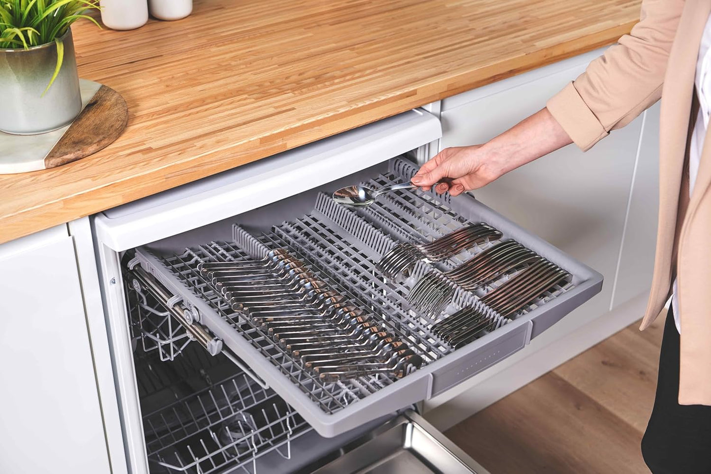 Lavavajillas Bosch blanco 60cm 14 cubiertos SMS2HVW67G OUTLET